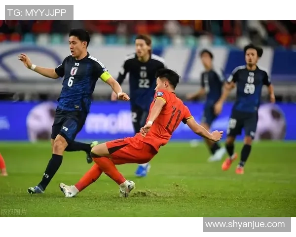 惨败27分！杨瀚森喜忧参半，双手叉腰气喘吁吁，赛后反思情绪诚实